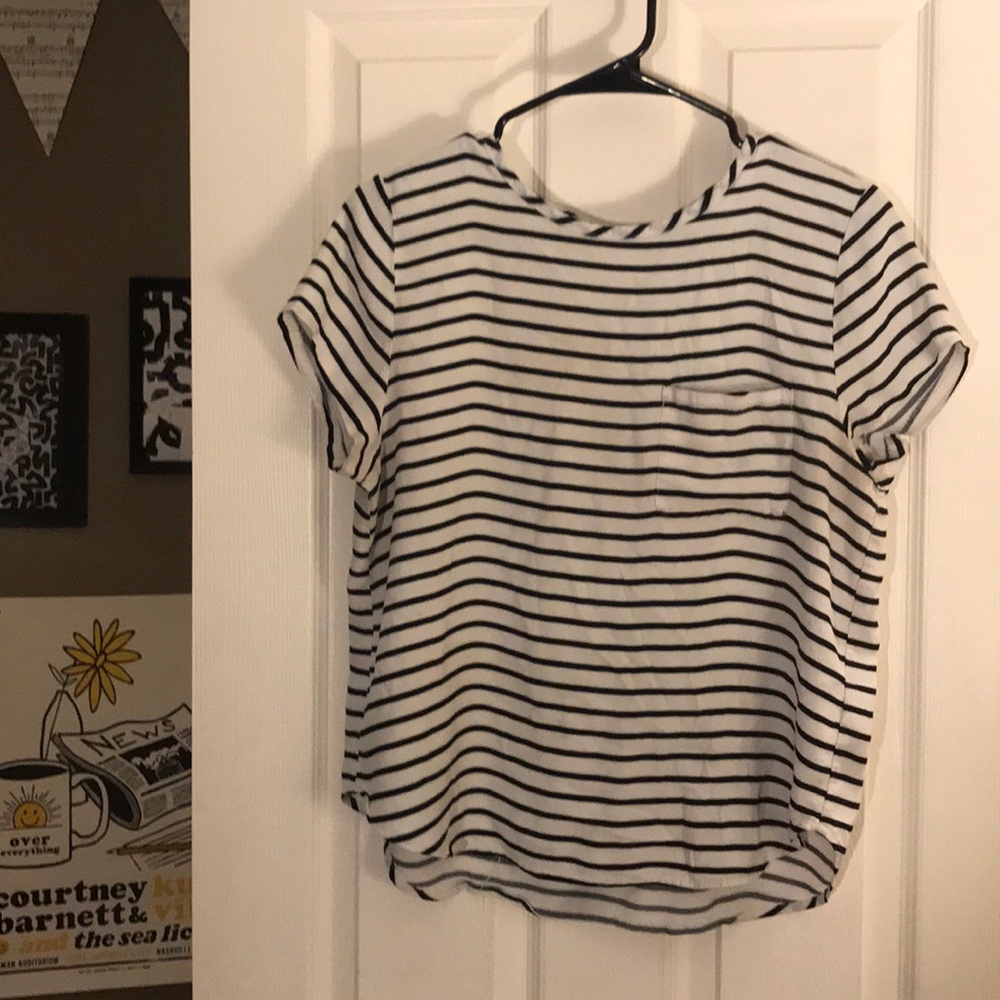 🎹Black & White Striped Top